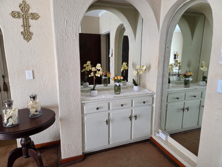 5 Bedroom Property for Sale in Frankfort Free State